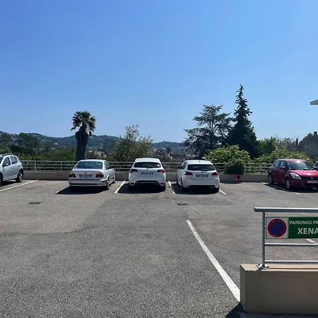 - 2 Pieces Avec Parc Et Piscine Apartman