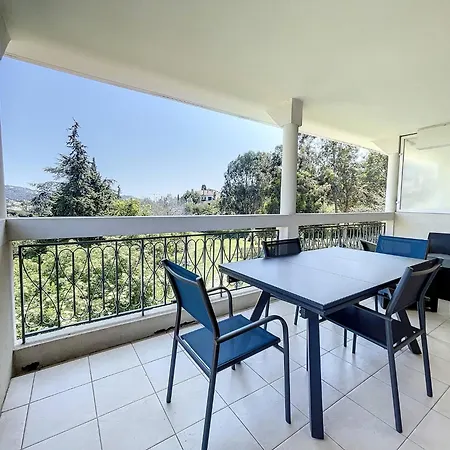 - 2 Pieces Avec Parc Et Piscine Appartement Cannes