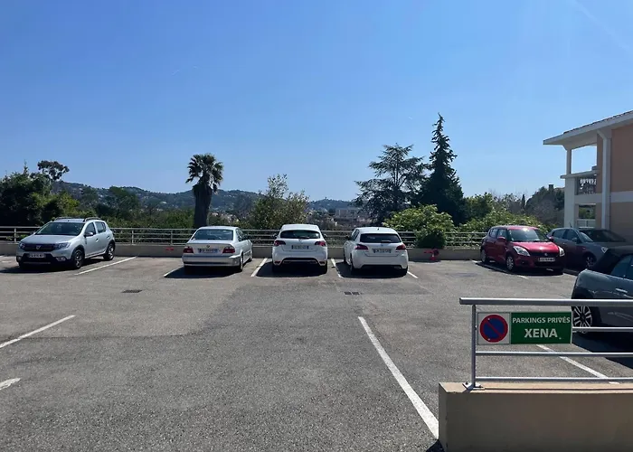 - 2 Pieces Avec Parc Et Piscine Daire