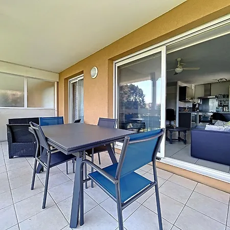 Apartament - 2 Pieces Avec Parc Et Piscine