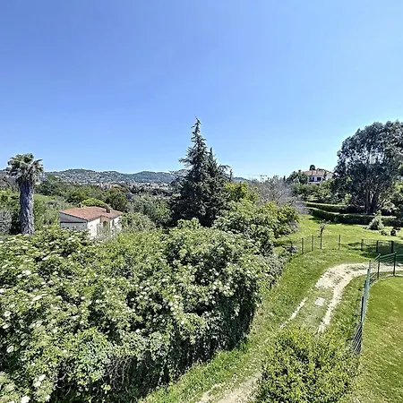 - 2 Pieces Avec Parc Et Piscine Apartament